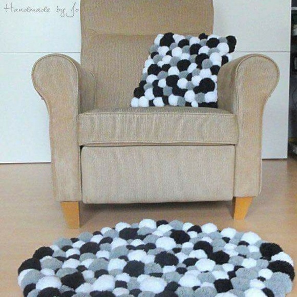 Carpet - Picture 1 of 1